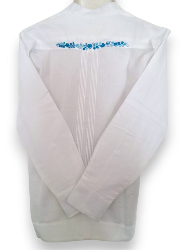 Guayabera Blanca de Lino Manga Larga Bordada a Mano: Exquisita Artesanía - Imagen 6