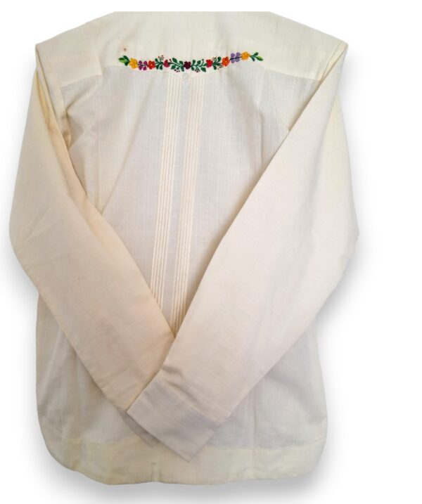 Guayabera Beige de Lino Manga Larga Bordada a mano: Maestría Artesanal - Imagen 6