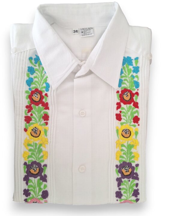 Guayabera Blanca de Lino Manga Larga Bordada a Mano: Riqueza de Color - Imagen 8