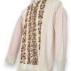 Guayabera Beige de Lino Manga Larga Bordada a Mano: Bordados que Inspiran - Imagen 2