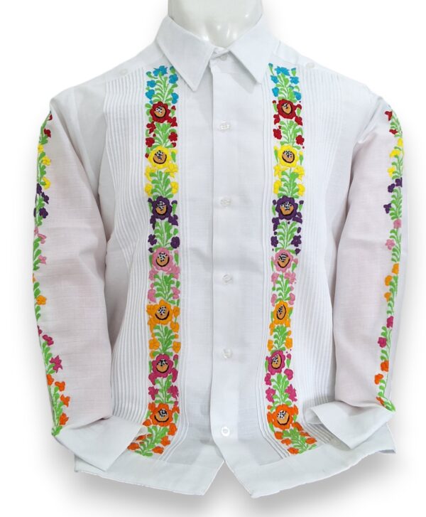 Guayabera Blanca de Lino Manga Larga Bordada a Mano: Riqueza de Color - Imagen 5