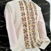Guayabera Beige de Lino Manga Larga Bordada a Mano: Bordados que Inspiran