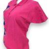 Refinamiento Rosa: Playera Rosa Tipo Polo para Dama Bordada a Mano - Imagen 8