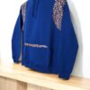 Sudadera con Gorro Azul Rey Cerrada Bordada a Mano: EL Bordado Perfecto - Imagen 4
