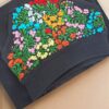 Estilo Encantado: Sudadera negra con Gorro para Niña Bordada a Mano - Imagen 15