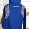 Sudadera con Gorro Azul Rey Cerrada Bordada a Mano: EL Bordado Perfecto - Imagen 7