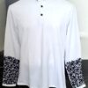 Pureza y Estilo: Playera Blanca de Manga Larga para Caballero Bordada a Mano - Imagen 2