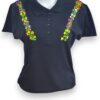 Elegancia Sutil: Playera Tipo Polo Negra de Algodón para Dama Bordada a Mano - Imagen 3