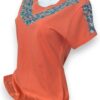 Artesanía y Glamour: Playera Naranja de Manga Corta para Dama Bordada a Mano - Imagen 4