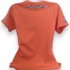 Artesanía y Glamour: Playera Naranja de Manga Corta para Dama Bordada a Mano - Imagen 5