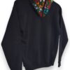 Estilo Encantado: Sudadera negra con Gorro para Niña Bordada a Mano - Imagen 7