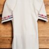 Guayabera de Manta Manga Corta Bordada a mano: Pureza y Elegancia - Imagen 5