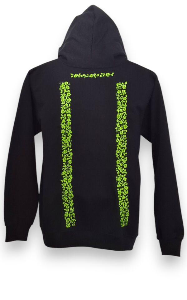 Estilo y Elegancia: Sudadera Negra con Gorro Cerrada Bordada a Mano - Imagen 8