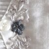 Elegancia Atemporal: Hermosa Guayabera de Lino Blanco Bordada a Mano - Imagen 12