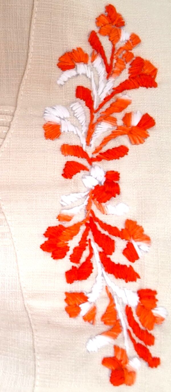 Raíces Oaxaqueñas: Hermosa Guayabera de Lino Beige Bordada a Mano - Imagen 8