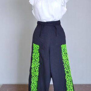 Encanto Ancestral: Pantalón Envolvente Color Azul Marino Bordado a Mano